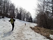 82 Seguiamo in discesa il sentiero di vetta